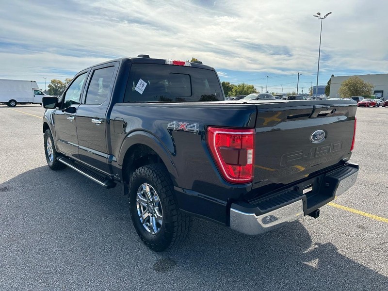 Ford F-150 Vehicle Full-screen Gallery Image 7