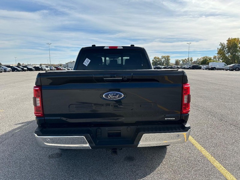 Ford F-150 Vehicle Full-screen Gallery Image 8