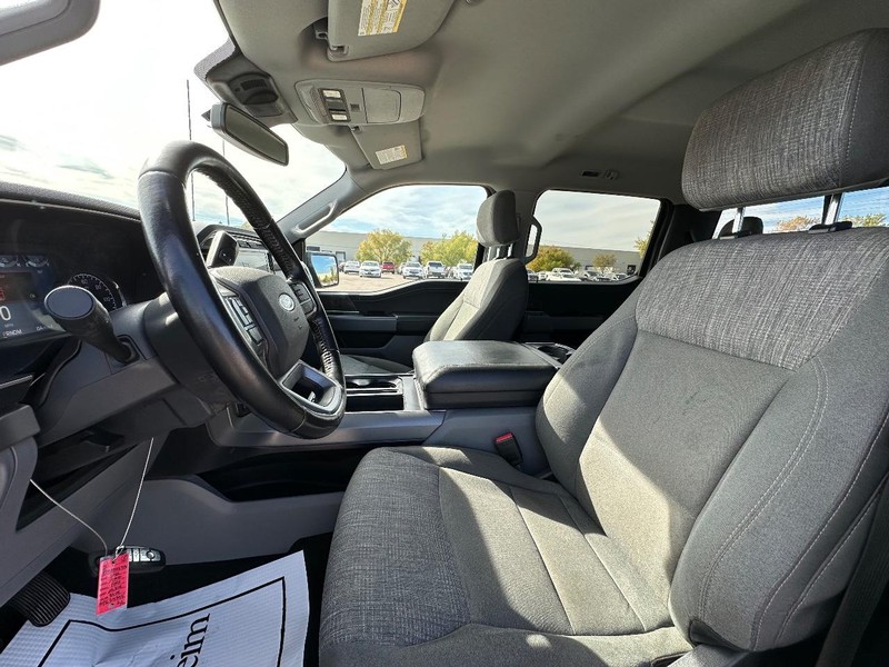 Ford F-150 Vehicle Full-screen Gallery Image 10