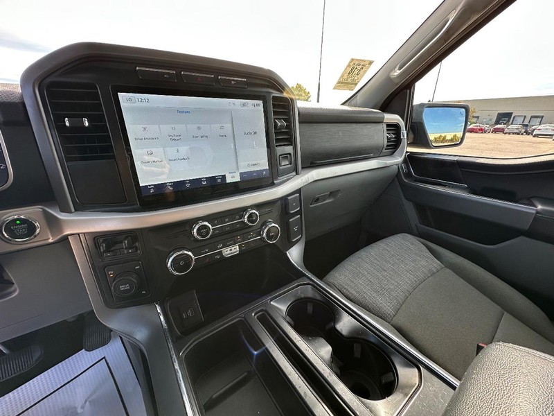 Ford F-150 Vehicle Full-screen Gallery Image 17