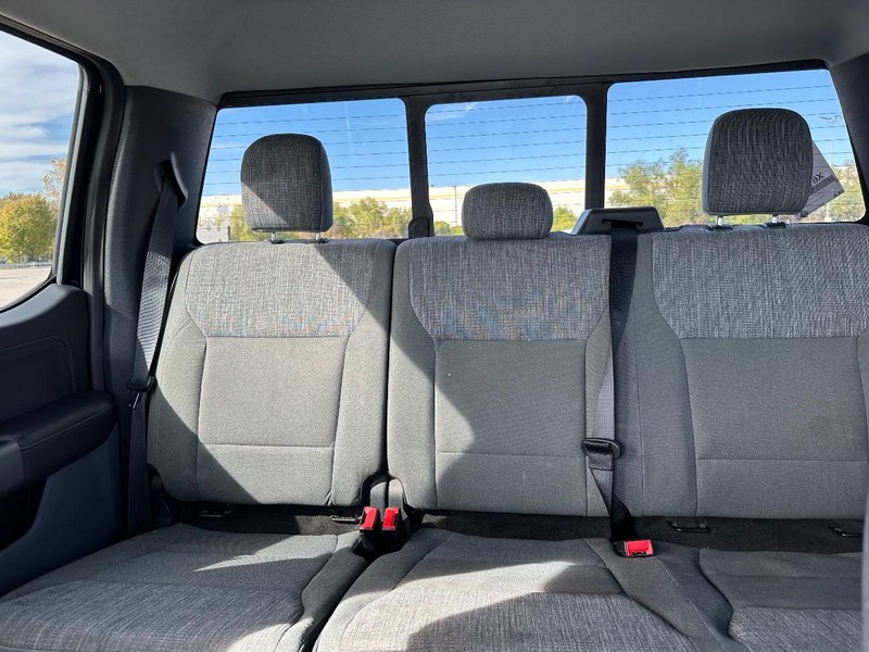 Ford F-150 Vehicle Full-screen Gallery Image 21