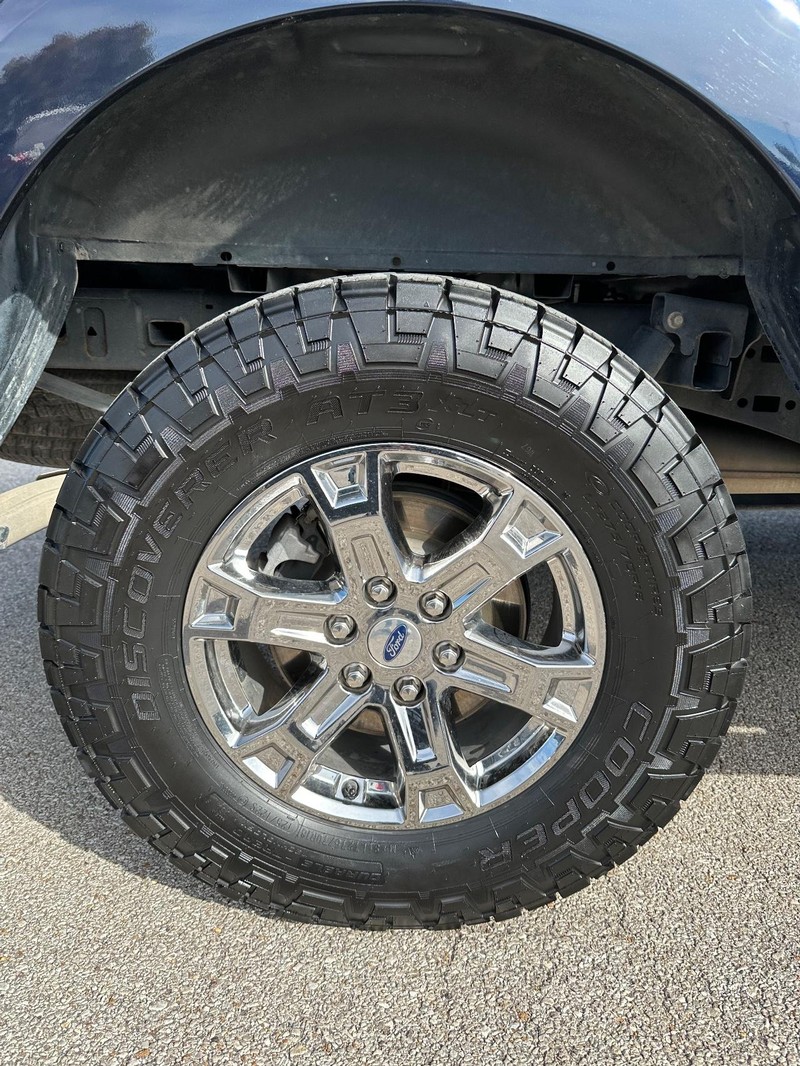 Ford F-150 Vehicle Full-screen Gallery Image 22