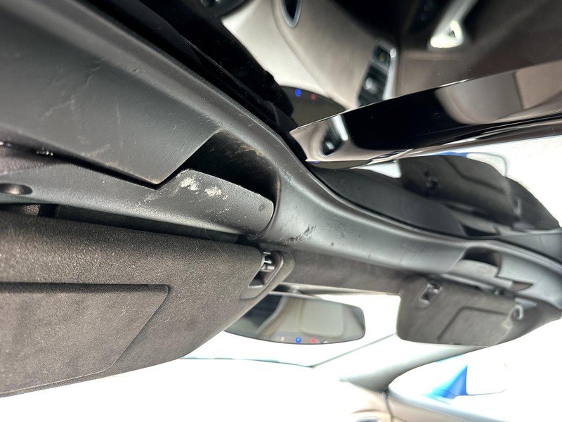 Chevrolet Corvette Stingray Vehicle Full-screen Gallery Image 16