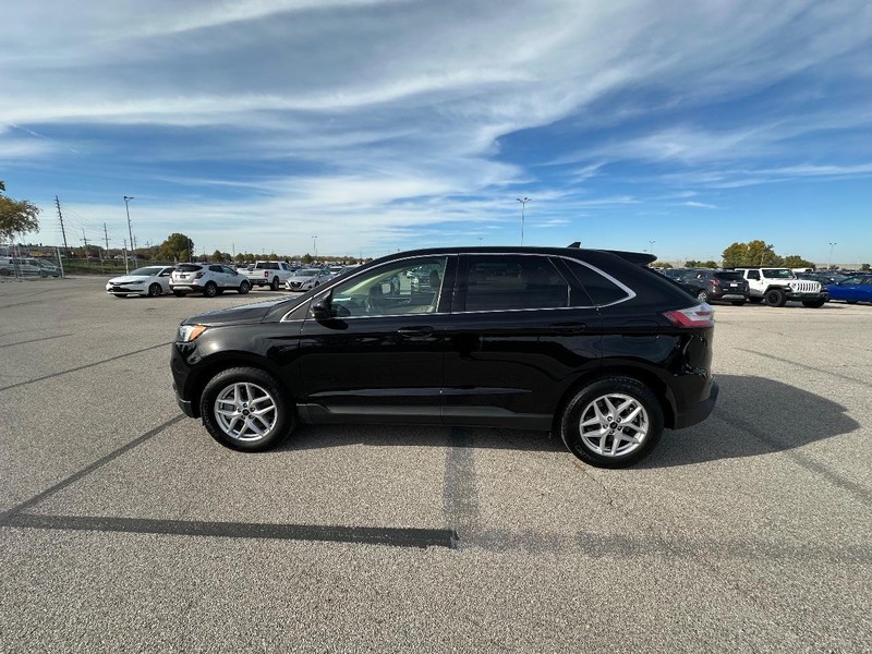 Ford Edge Vehicle Full-screen Gallery Image 8