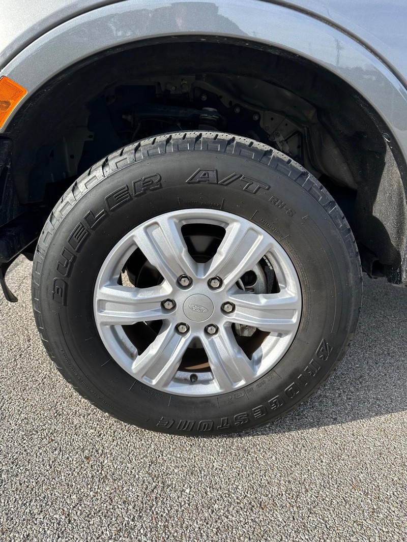 Ford Ranger Vehicle Full-screen Gallery Image 11