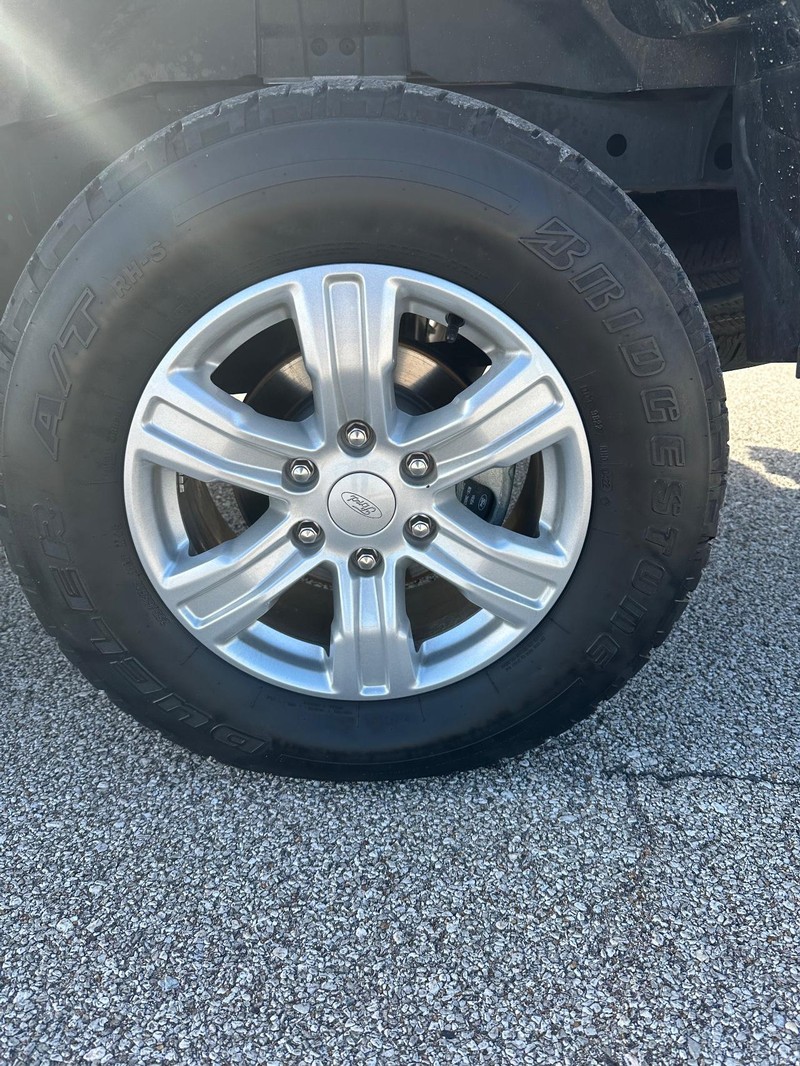 Ford Ranger Vehicle Full-screen Gallery Image 12