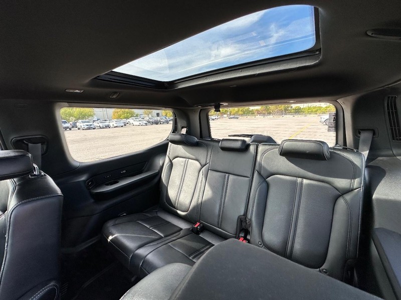 Jeep Wagoneer Vehicle Full-screen Gallery Image 13