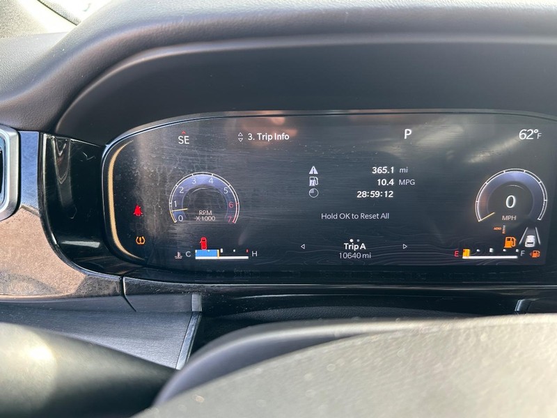 Jeep Wagoneer Vehicle Full-screen Gallery Image 25