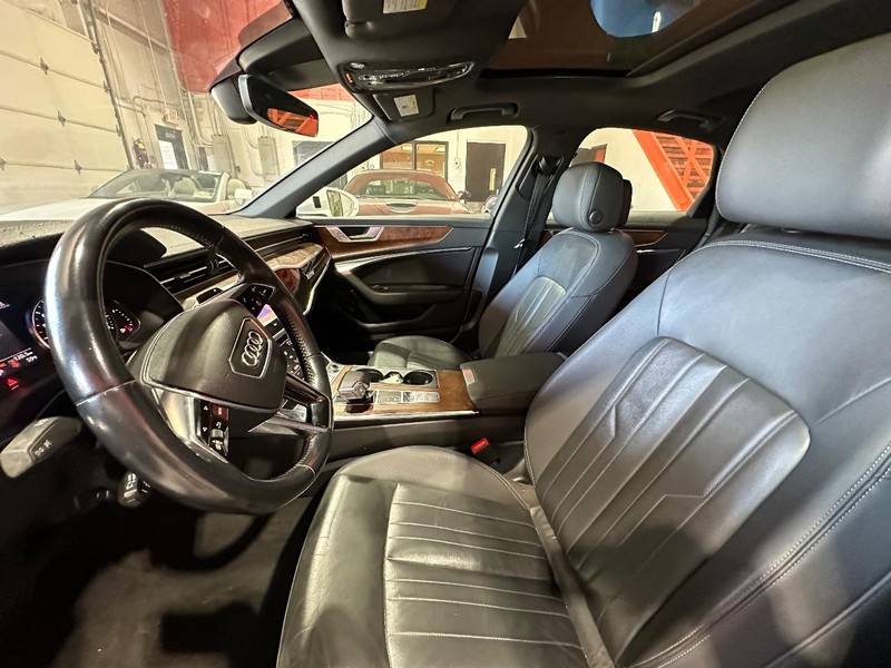 Audi A6 Vehicle Full-screen Gallery Image 14