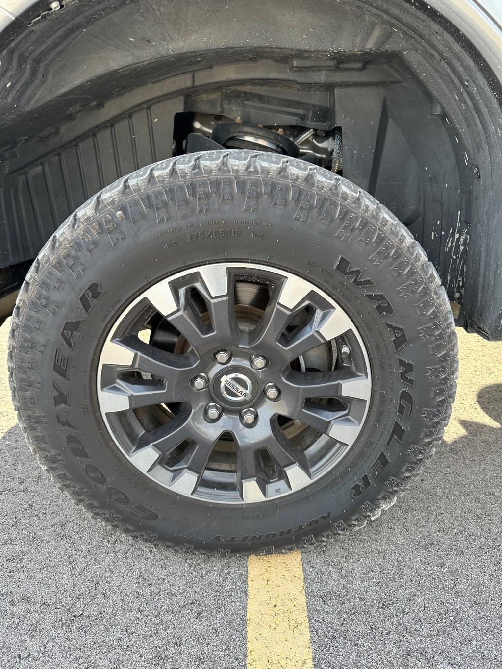 Nissan Titan XD Vehicle Full-screen Gallery Image 10