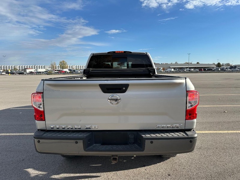 2016 Nissan Titan PRO-4X photo 4