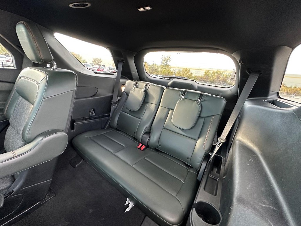 Ford Explorer Vehicle Full-screen Gallery Image 10