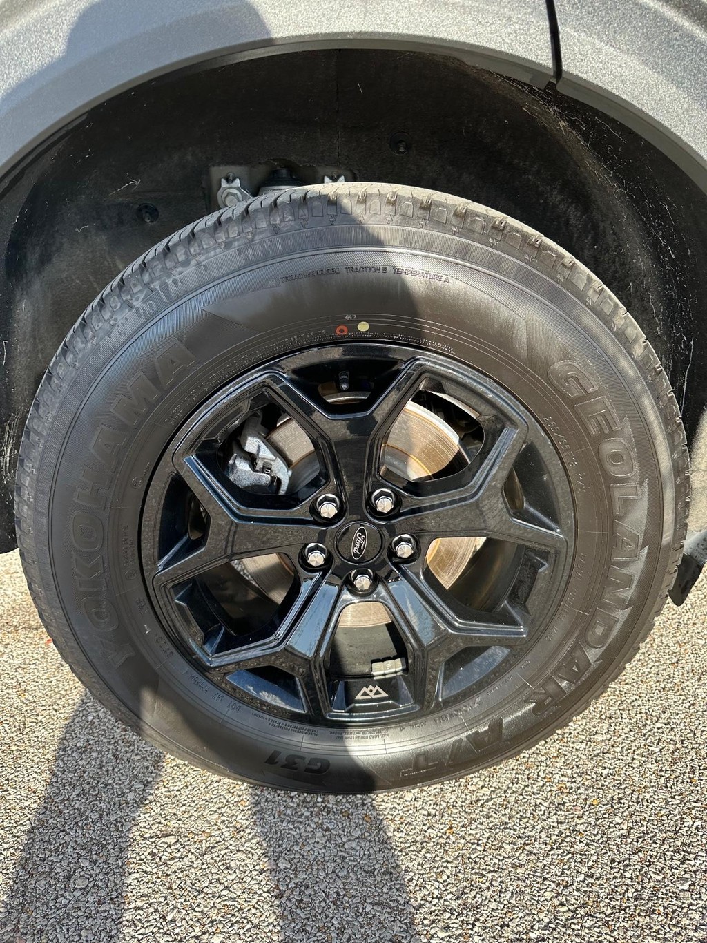 Ford Explorer Vehicle Full-screen Gallery Image 13