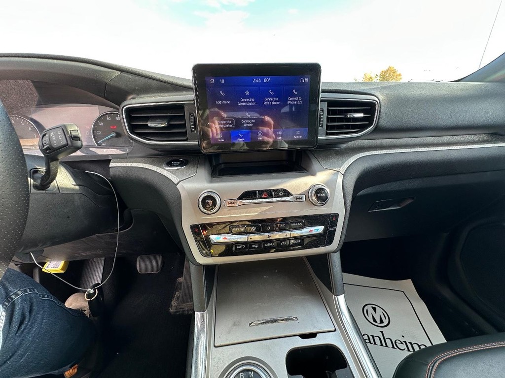 Ford Explorer Vehicle Full-screen Gallery Image 23