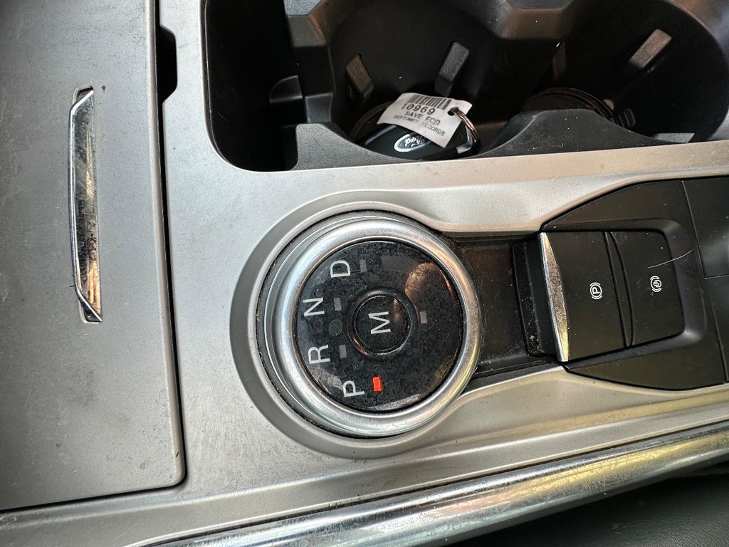 Ford Explorer Vehicle Full-screen Gallery Image 28