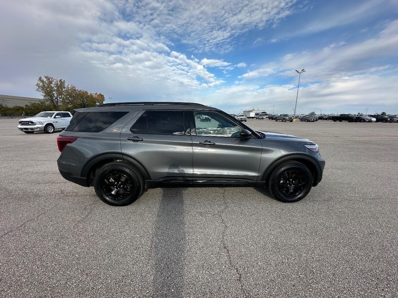 2022 Ford Explorer Timberline photo 2