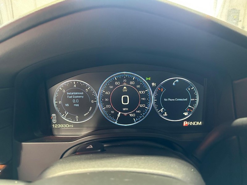 Cadillac Escalade ESV Vehicle Full-screen Gallery Image 29