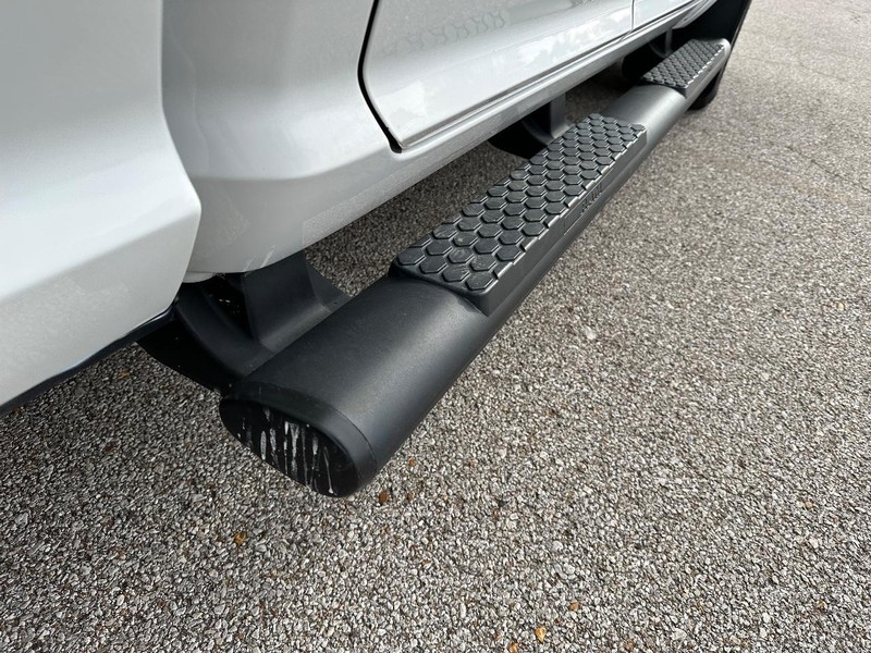 Ram 1500 Vehicle Full-screen Gallery Image 18