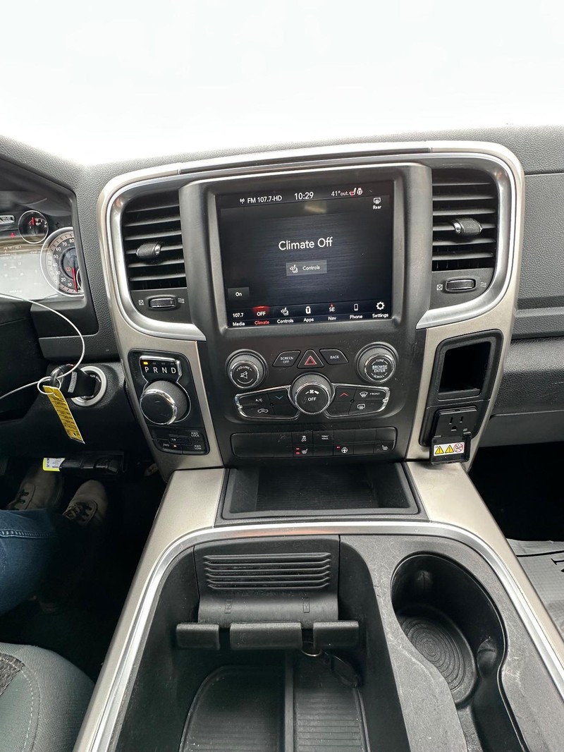 Ram 1500 Vehicle Full-screen Gallery Image 19