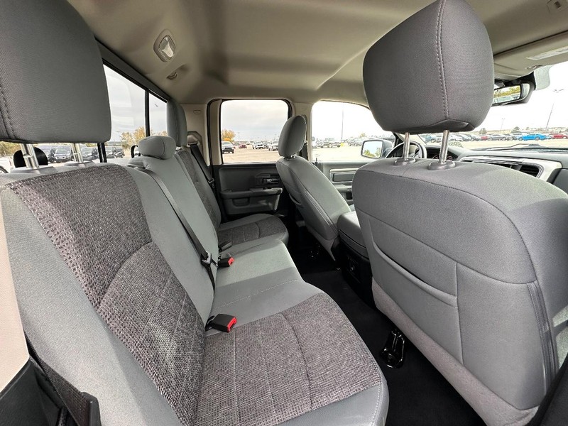 Ram 1500 Vehicle Full-screen Gallery Image 20