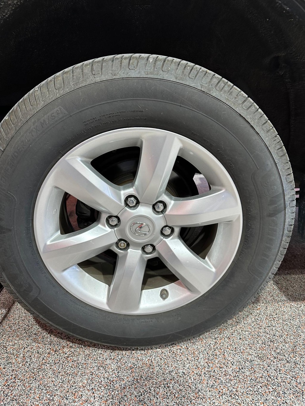 Lexus GX 460 Vehicle Full-screen Gallery Image 14