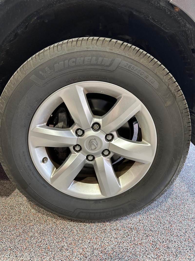 Lexus GX 460 Vehicle Full-screen Gallery Image 19