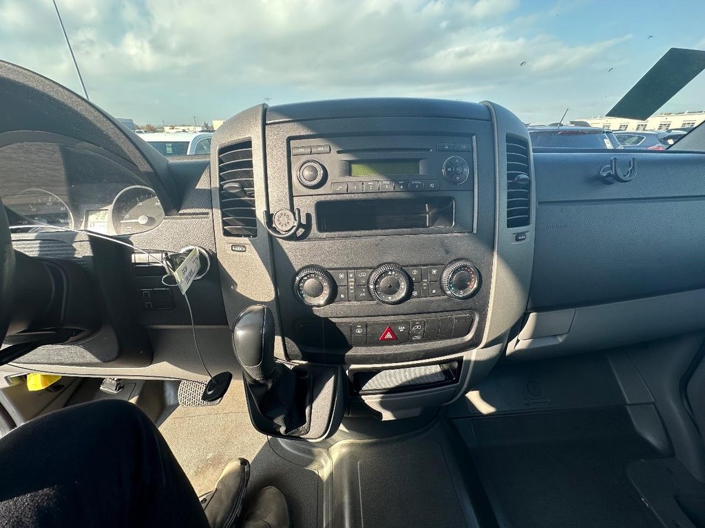 Mercedes-Benz Sprinter Passenger Vans Vehicle Full-screen Gallery Image 12