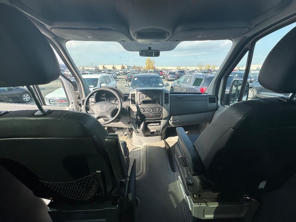 Mercedes-Benz Sprinter Passenger Vans Vehicle Full-screen Gallery Image 14