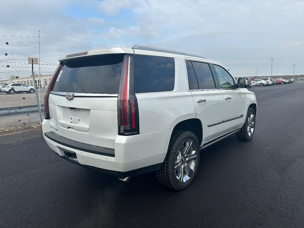 Cadillac Escalade Vehicle Full-screen Gallery Image 03