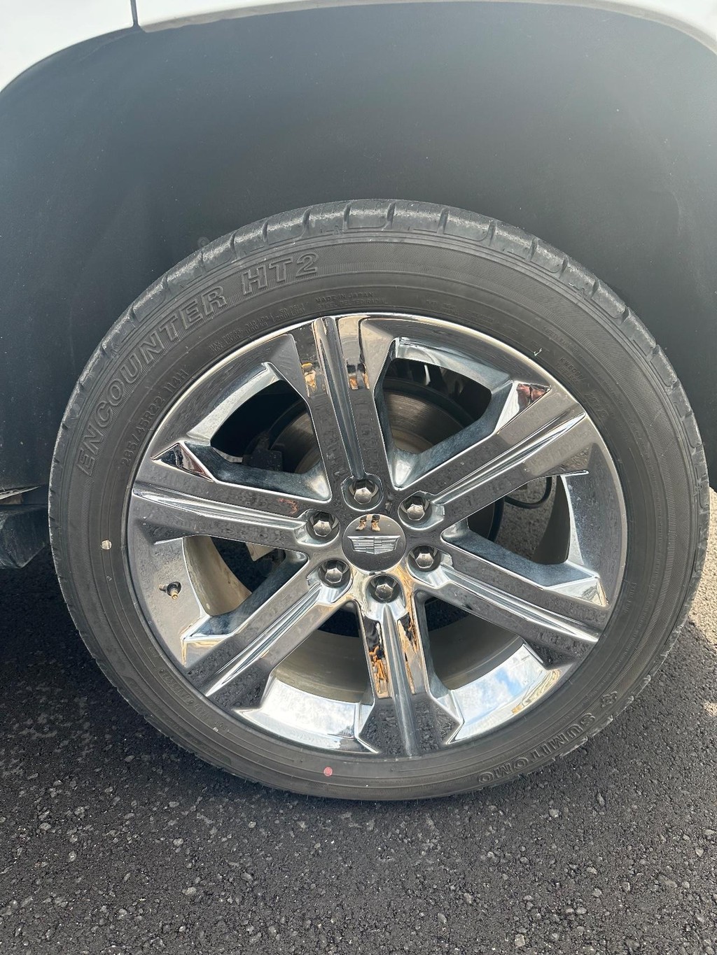 Cadillac Escalade Vehicle Full-screen Gallery Image 11