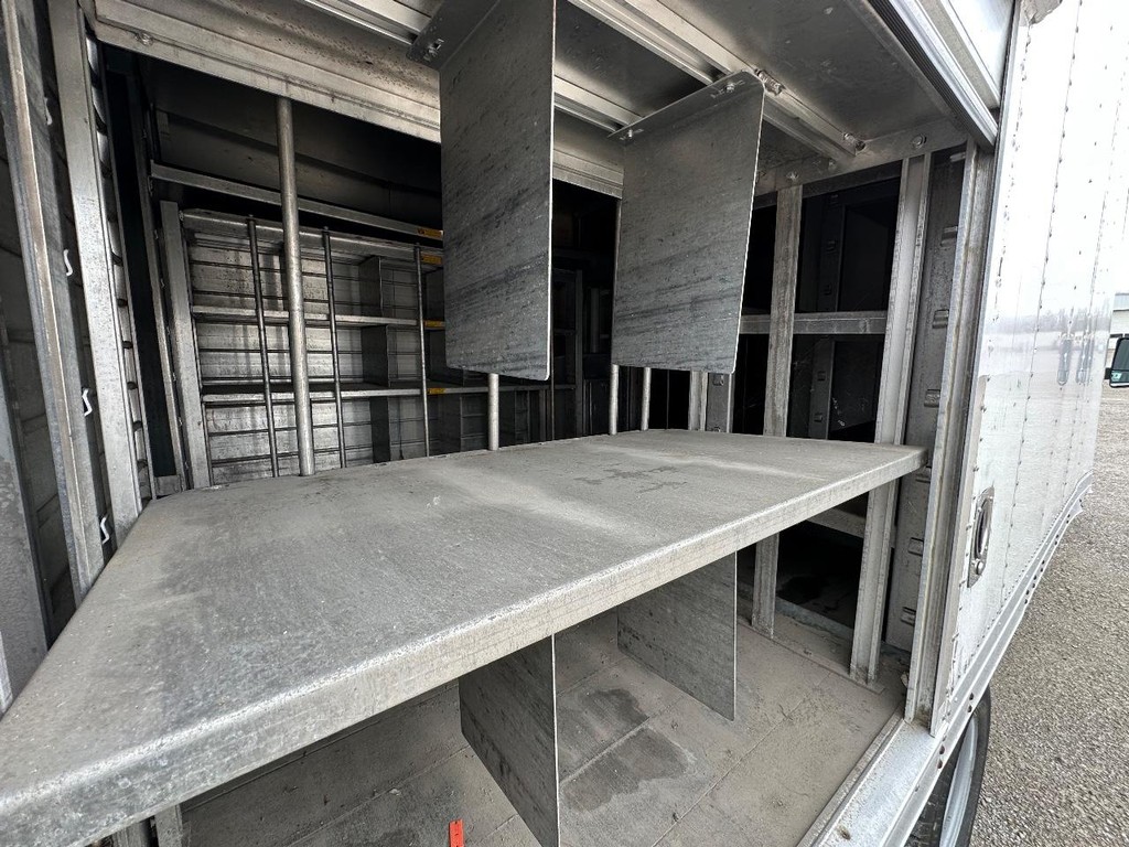 Chevrolet Express Commercial Cutaway Vehicle Full-screen Gallery Image 05