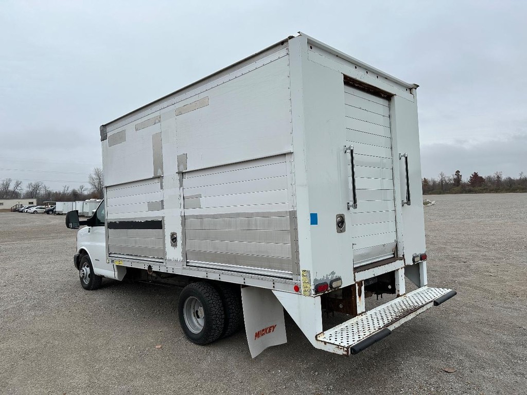 Chevrolet Express Commercial Cutaway Vehicle Full-screen Gallery Image 07