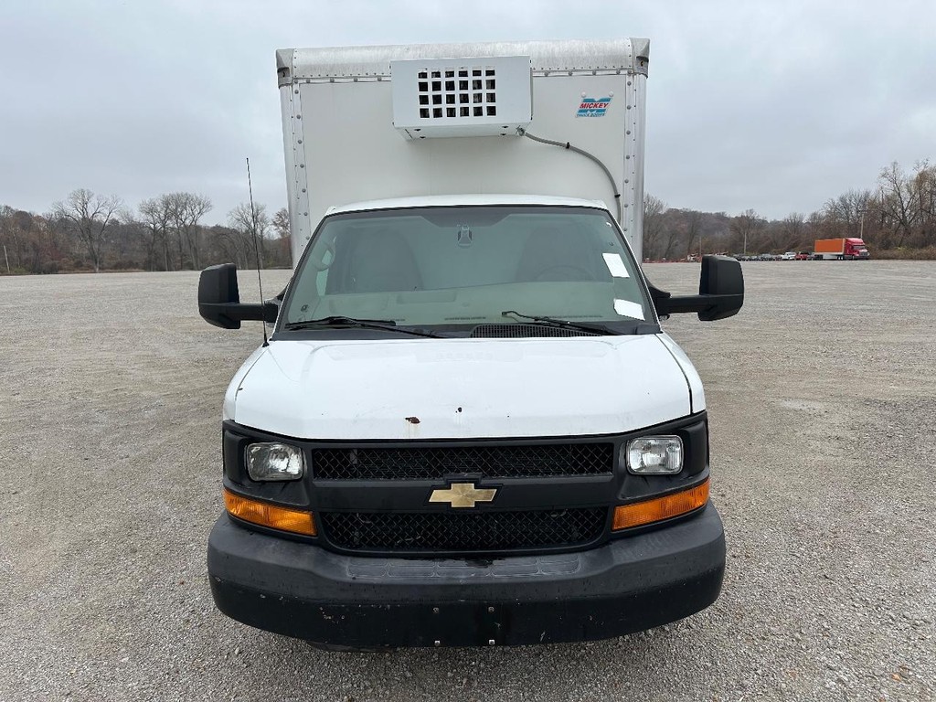 Chevrolet Express Commercial Cutaway Vehicle Full-screen Gallery Image 11