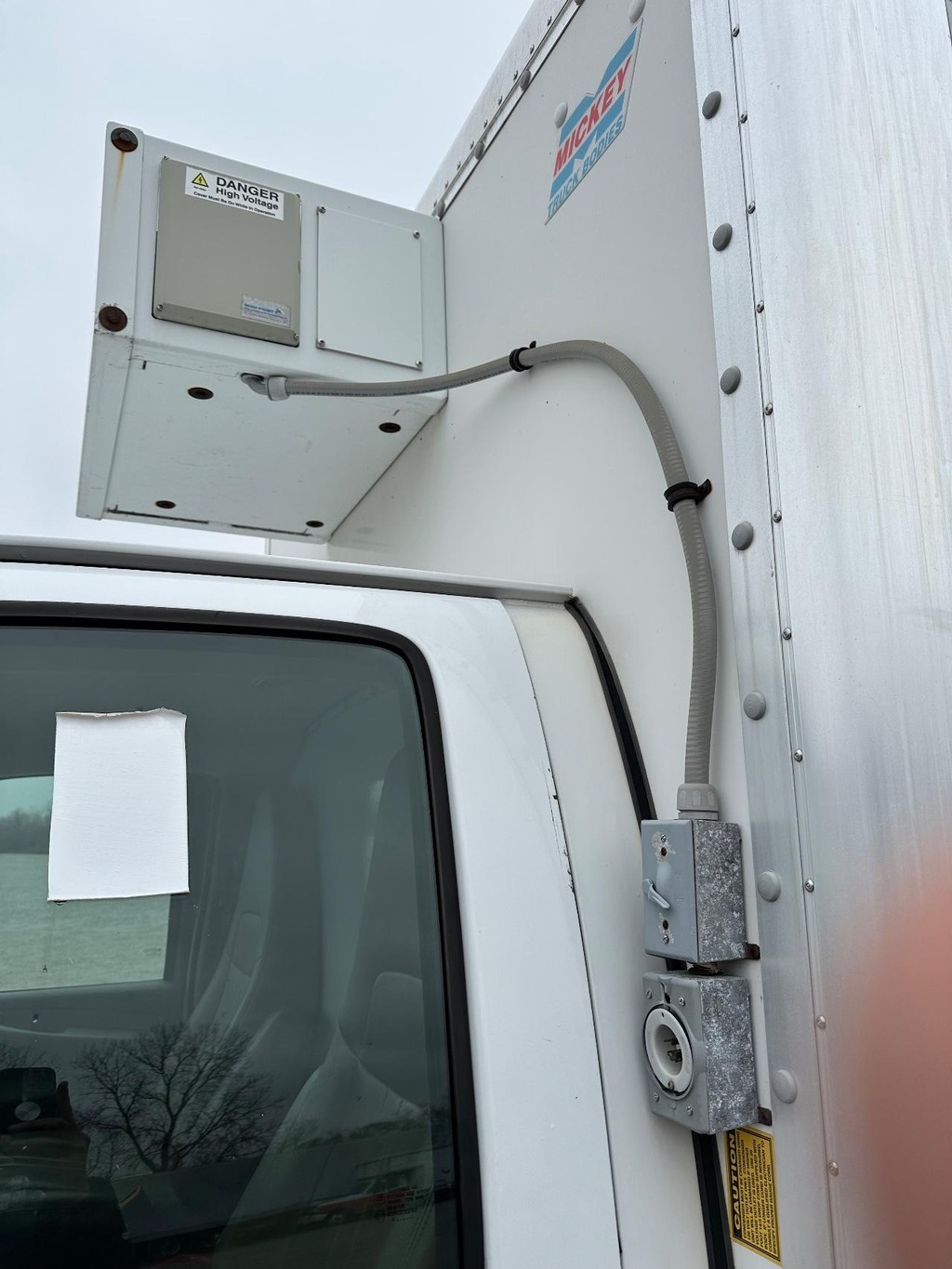 Chevrolet Express Commercial Cutaway Vehicle Full-screen Gallery Image 12