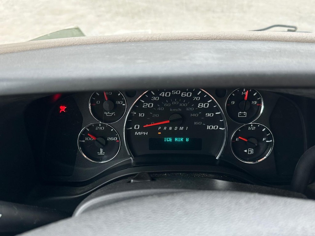 Chevrolet Express Commercial Cutaway Vehicle Full-screen Gallery Image 15