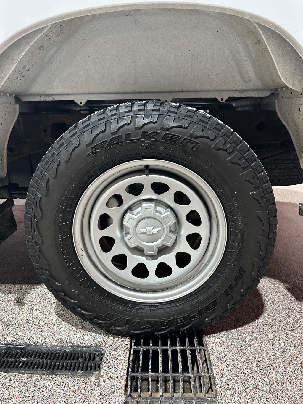 Chevrolet Silverado 1500 Vehicle Full-screen Gallery Image 09