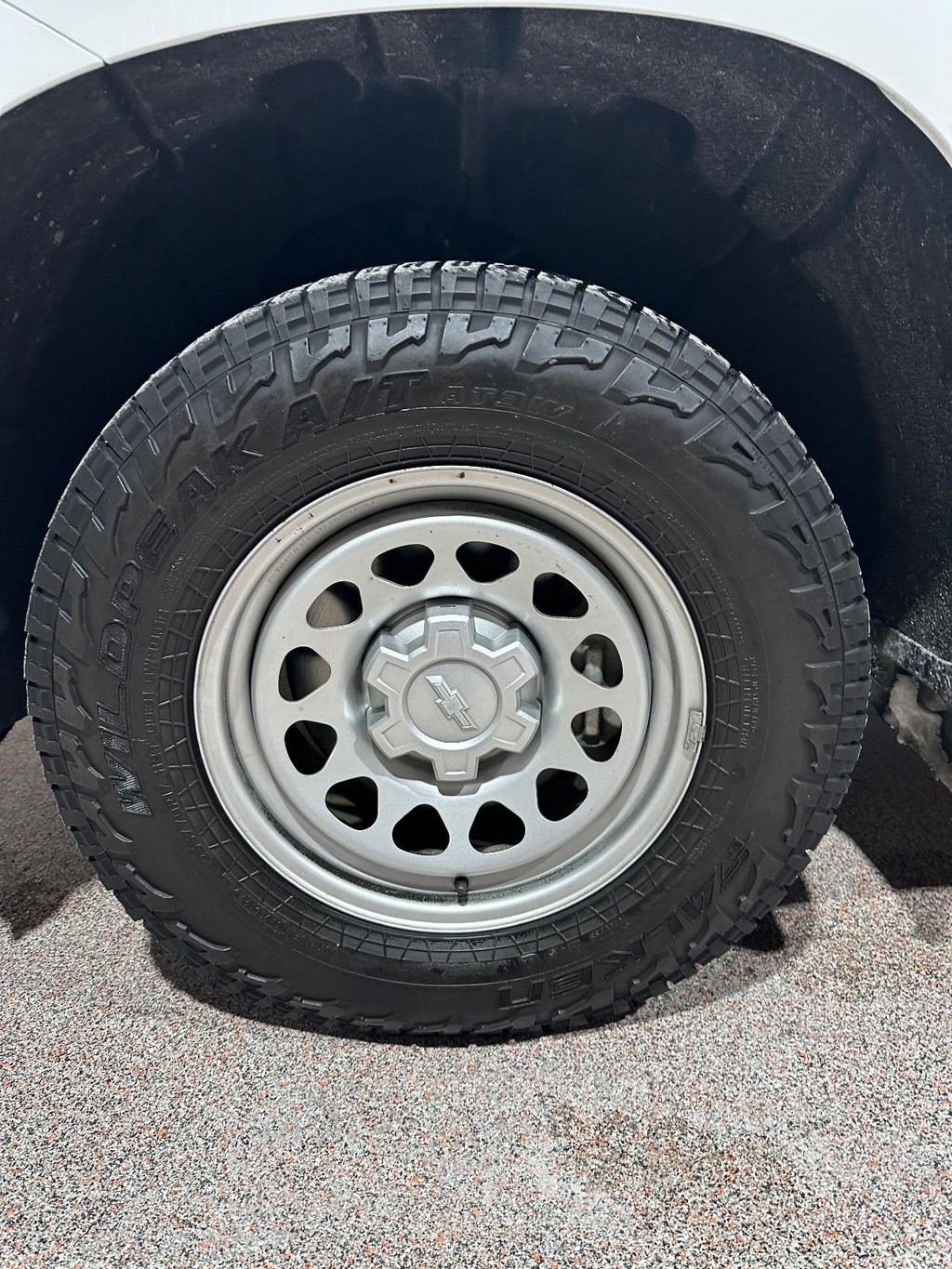 Chevrolet Silverado 1500 Vehicle Full-screen Gallery Image 10