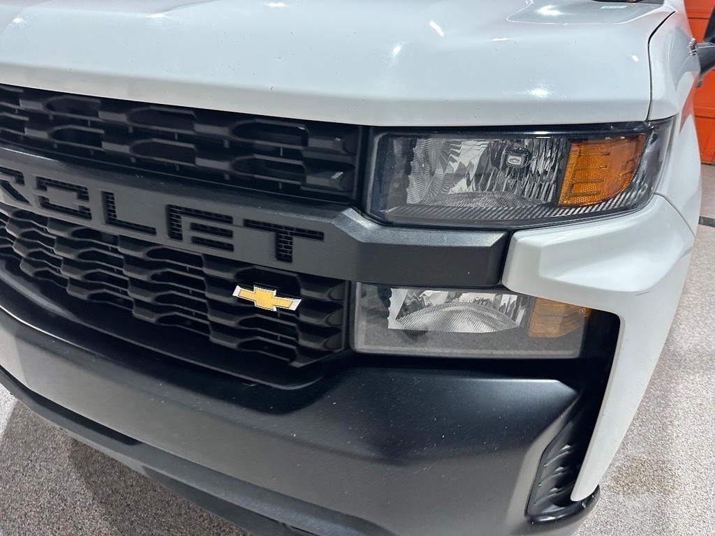 Chevrolet Silverado 1500 Vehicle Full-screen Gallery Image 11