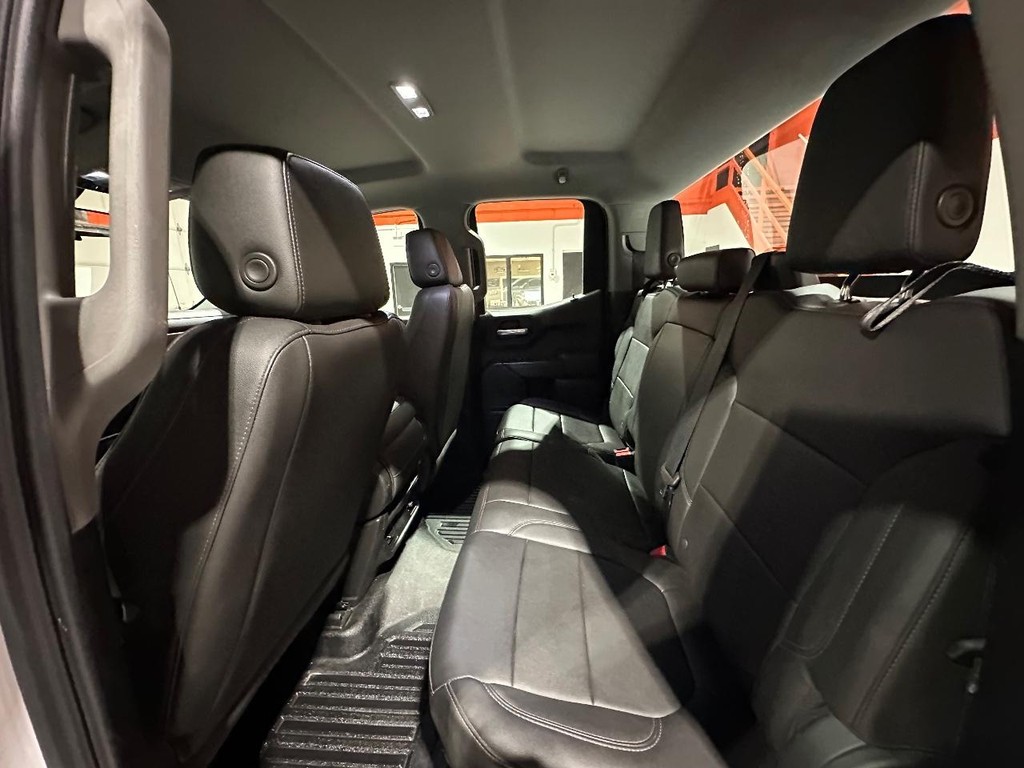 Chevrolet Silverado 1500 Vehicle Full-screen Gallery Image 13