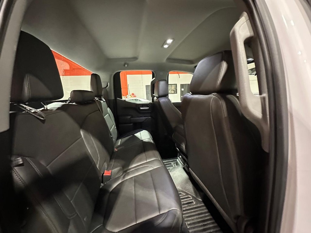 Chevrolet Silverado 1500 Vehicle Full-screen Gallery Image 20