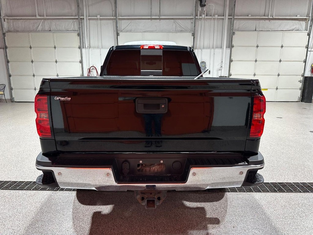 Chevrolet Silverado 2500HD Vehicle Full-screen Gallery Image 06