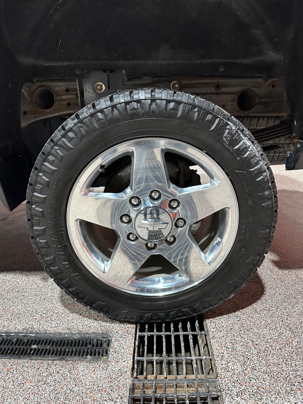 Chevrolet Silverado 2500HD Vehicle Full-screen Gallery Image 10