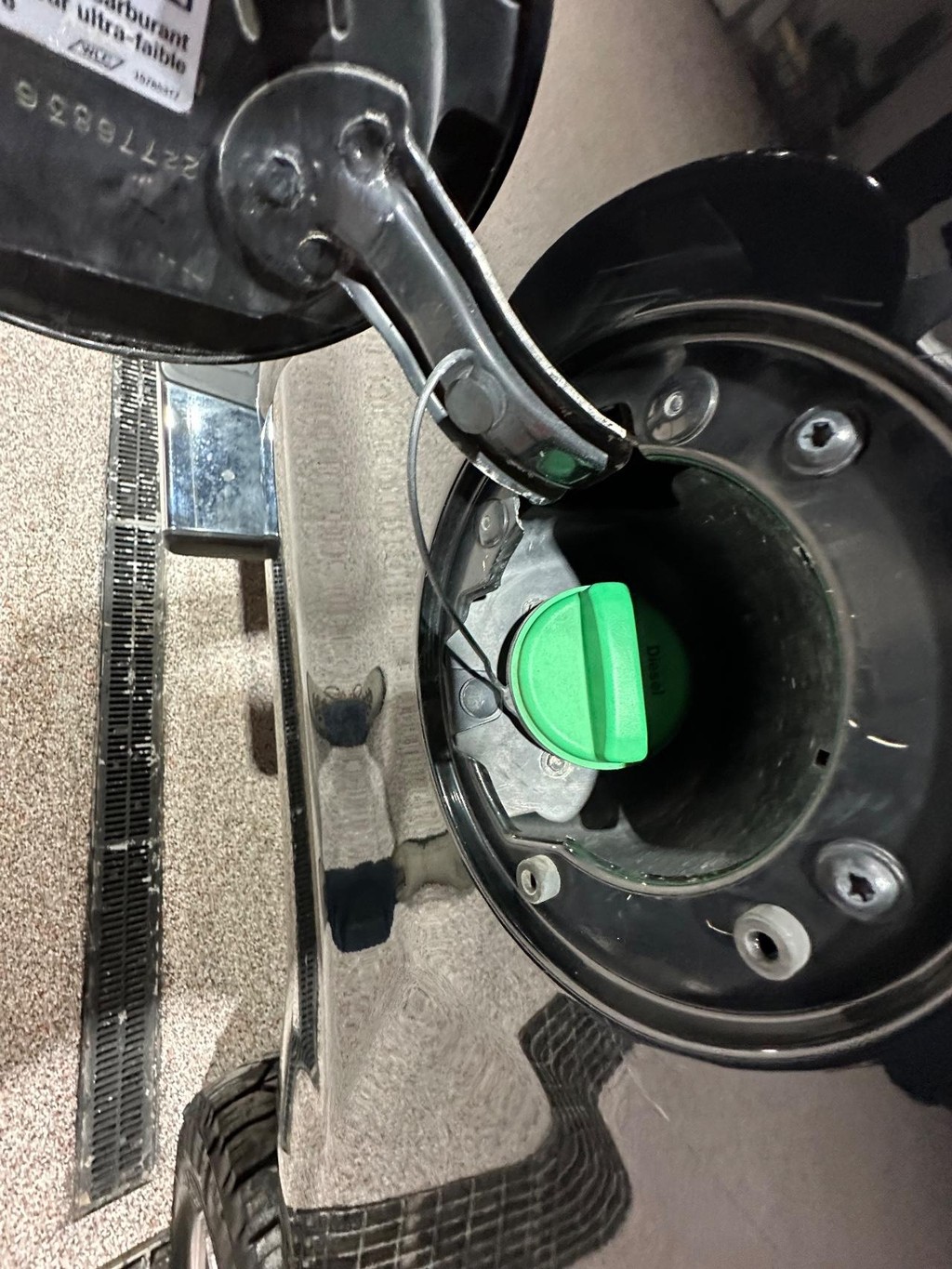 Chevrolet Silverado 2500HD Vehicle Full-screen Gallery Image 15