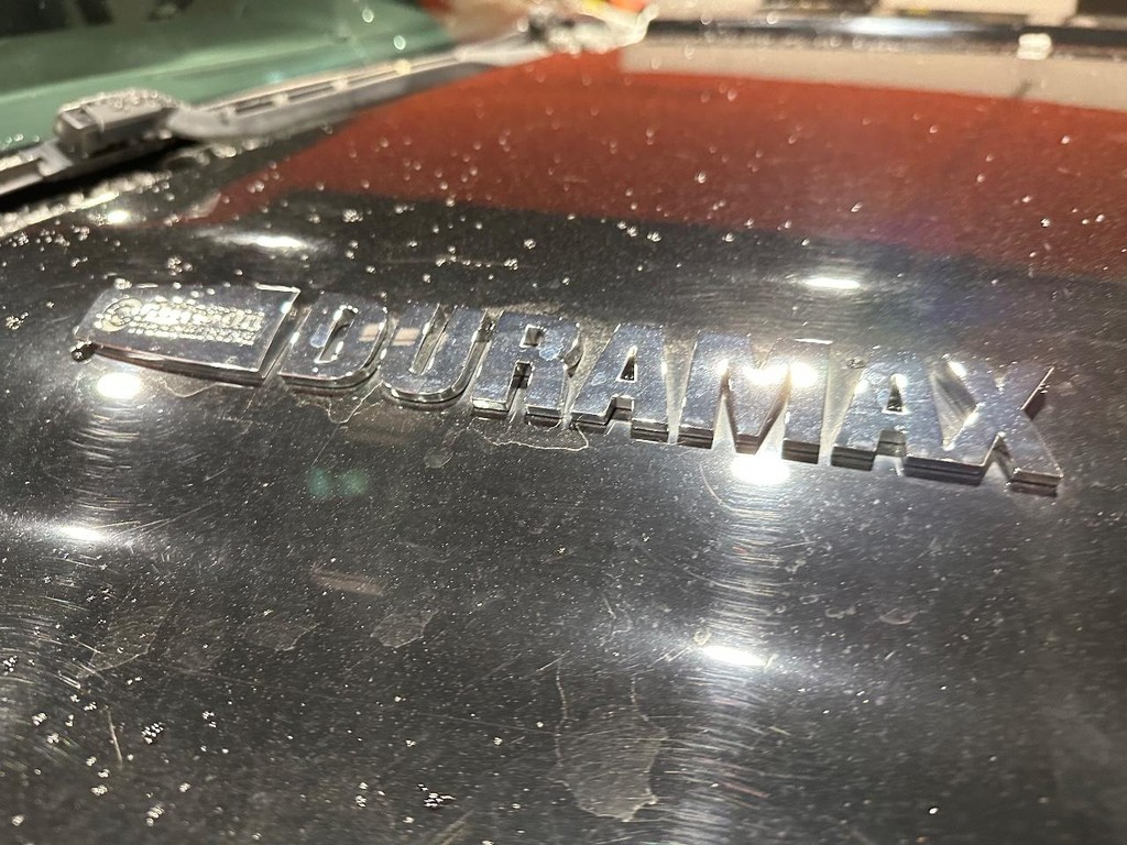 Chevrolet Silverado 2500HD Vehicle Full-screen Gallery Image 16