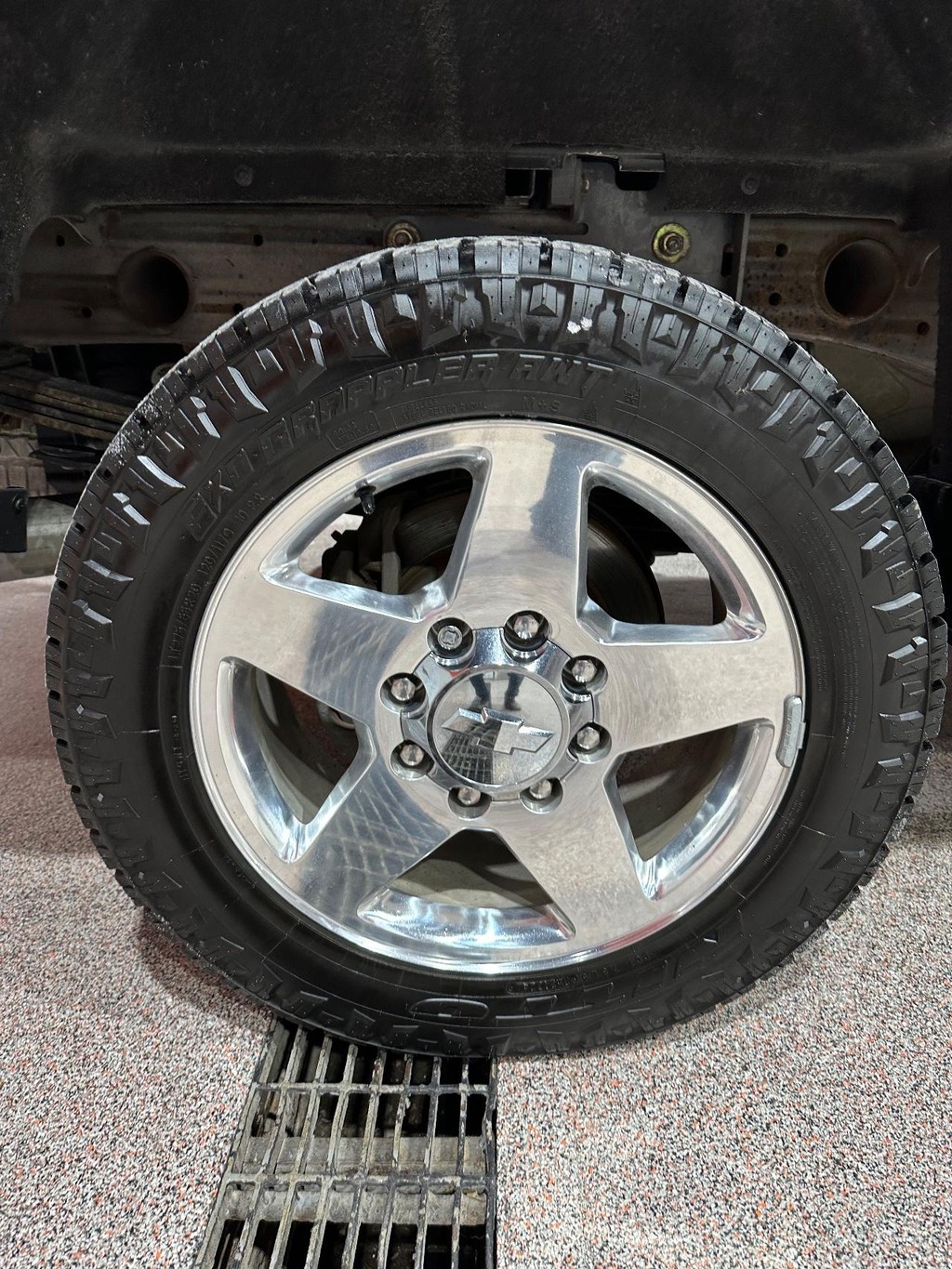 Chevrolet Silverado 2500HD Vehicle Full-screen Gallery Image 18