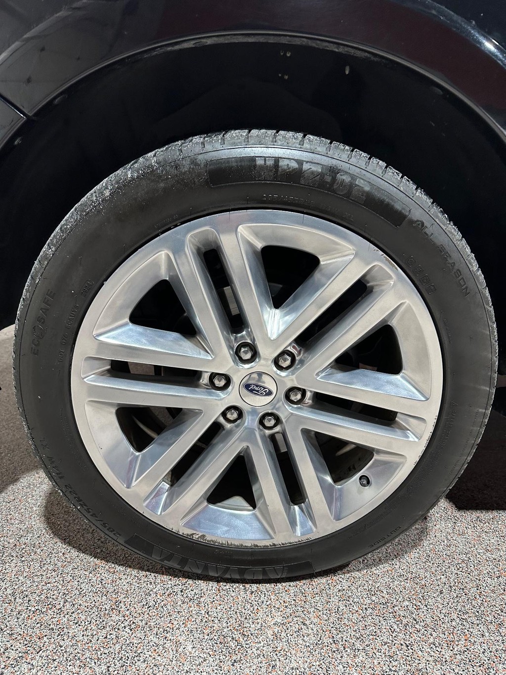 Ford Expedition Vehicle Full-screen Gallery Image 5