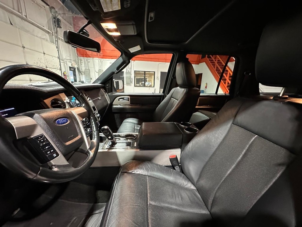 Ford Expedition Vehicle Full-screen Gallery Image 10