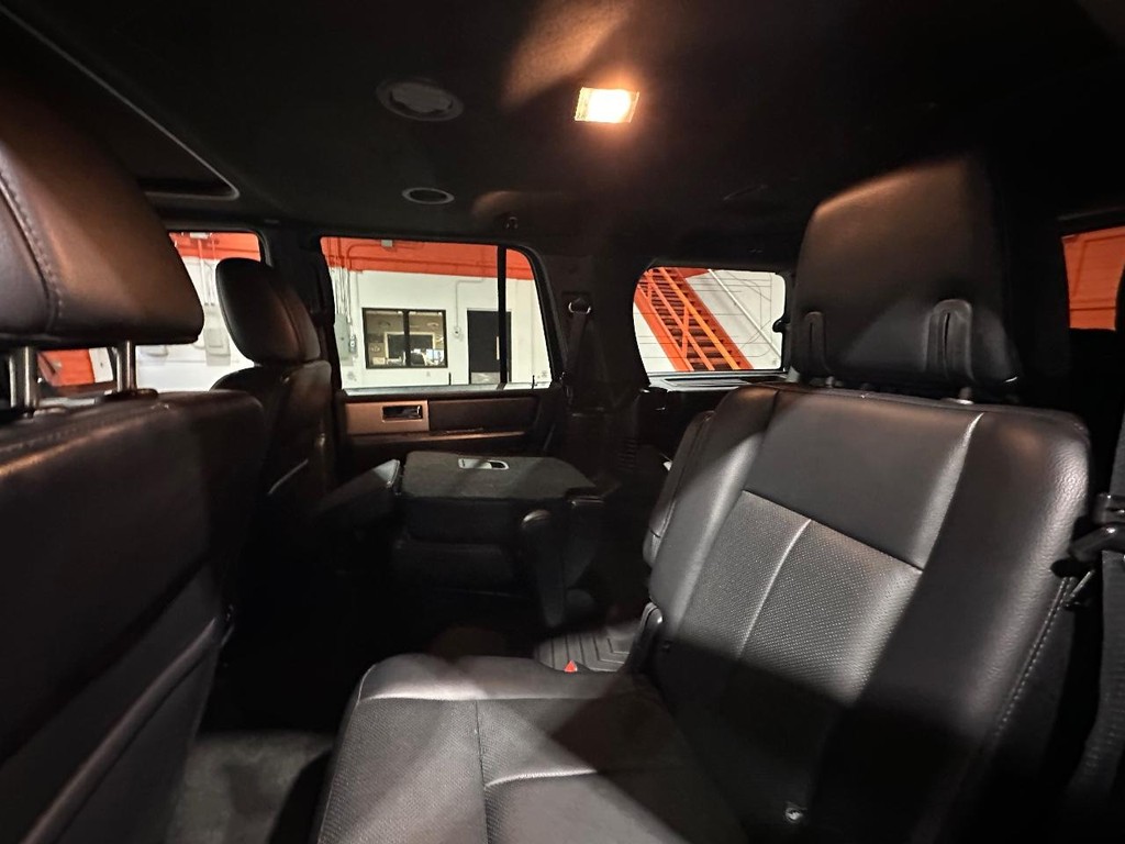 Ford Expedition Vehicle Full-screen Gallery Image 13