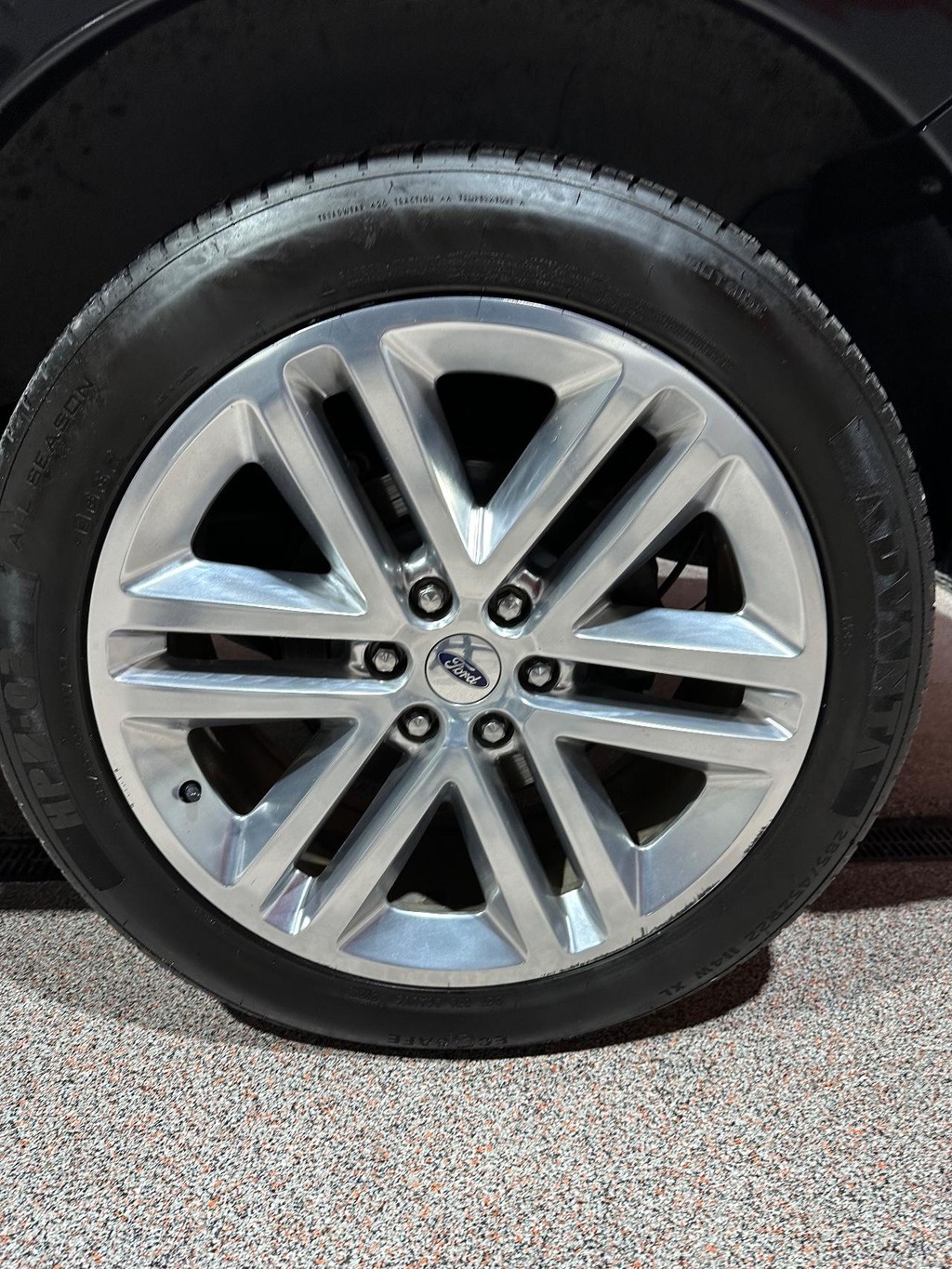 Ford Expedition Vehicle Full-screen Gallery Image 14