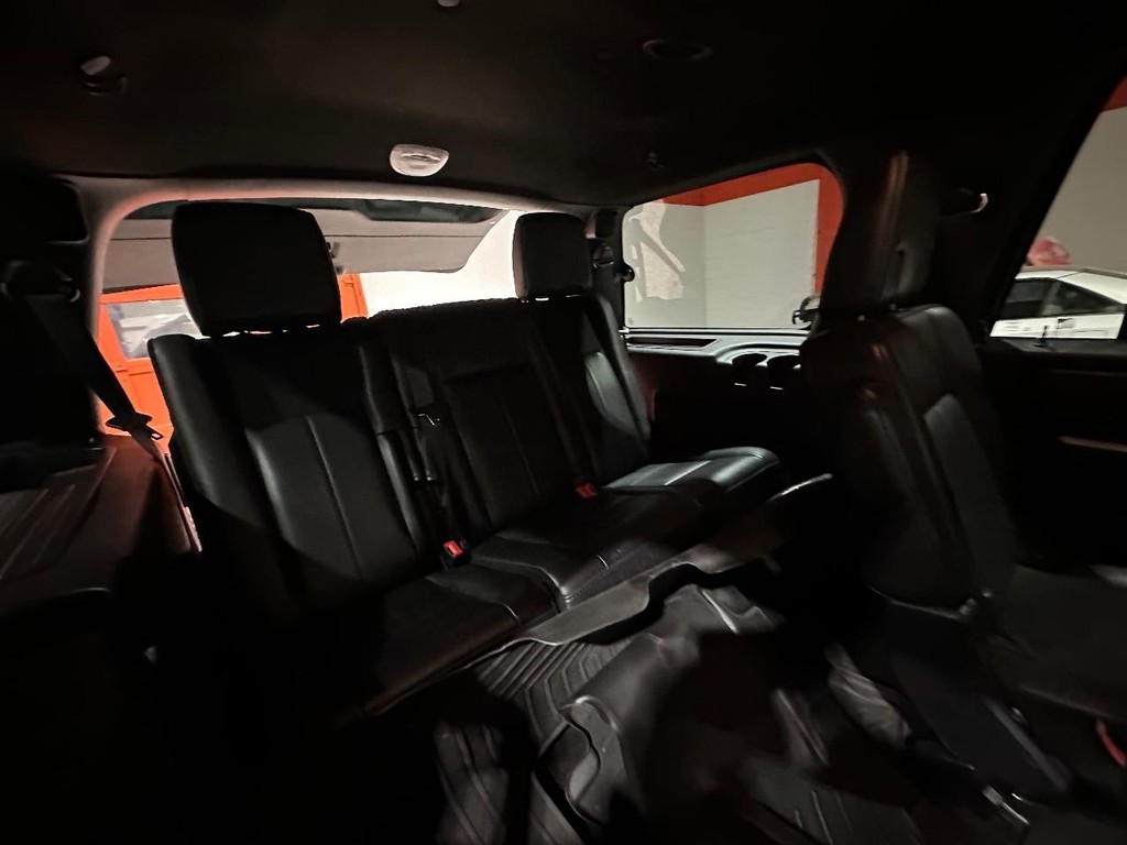 Ford Expedition Vehicle Full-screen Gallery Image 19